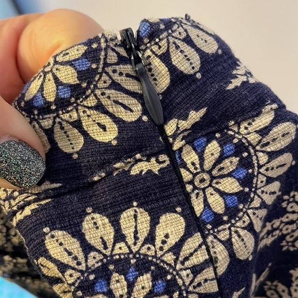 Anthropologie Elevenses Floral Medallion Design Shorts Navy size 8 - Picture 11 of 17
